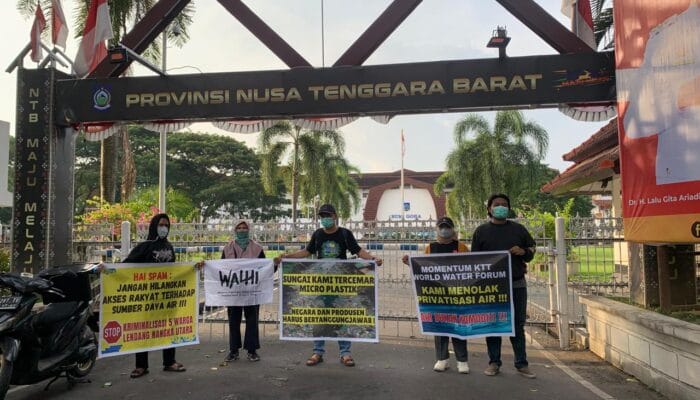 Momentum KTT WWF di Bali, Walhi NTB Sampaikan 4 Pernyataan Sikap dalam Kampanye Simbolik di Mataram