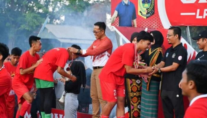 Bintang Kejora Masbagik Juara Tournament Sepak Bola Larpa Cup ke-5
