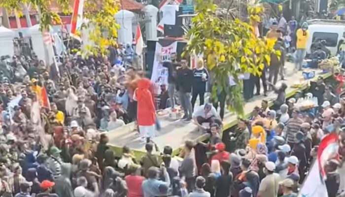 Masyarakat Pati Gelar Aksi Demonstrasi, Desak Bupati Sudewo Mundur dari Jabatan