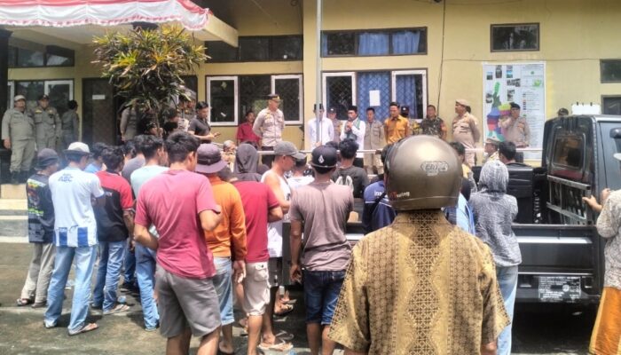 Kades Lendang Nangka Utara Didesak Mundur dari Jabatan