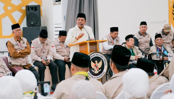 Bupati Lotim Lepas 393 JCH Kloter 9, Janji Tanggung BPJS Ketenagakerjaan Mulai Tahun Depan