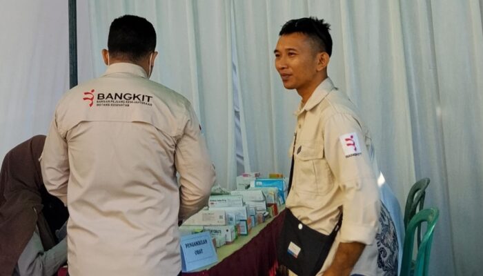 Dokter dan Perawat Asli Selebung Pulang Kampung Gelar Pengobatan Gratis