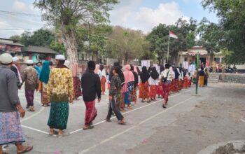 Diiringi Ratusan Simpatisan, Ahmad Abidin Resmi Mendaftar Calon Kepala Desa Suwangi